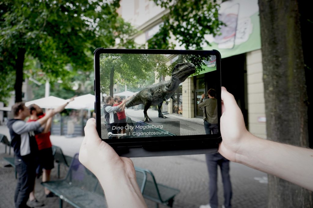 Was ist Augmented Reality? Definition & Beispiele 3DQR